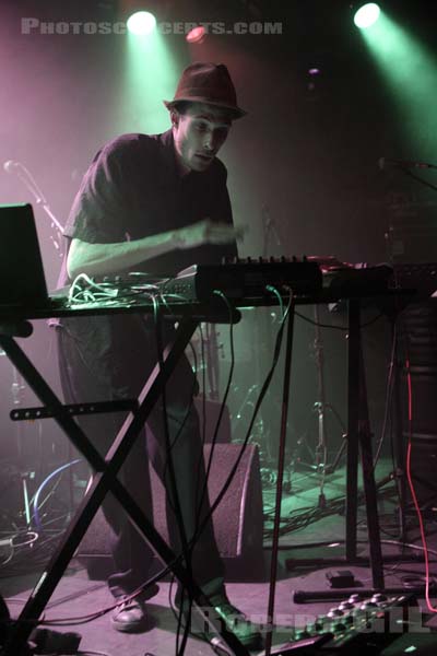 LE CHAPELIER FOU - 2009-10-06 - PARIS - La Maroquinerie - 